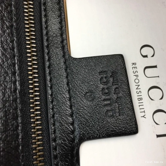 First bag ru 26CM Marmont Gucci GG 0813